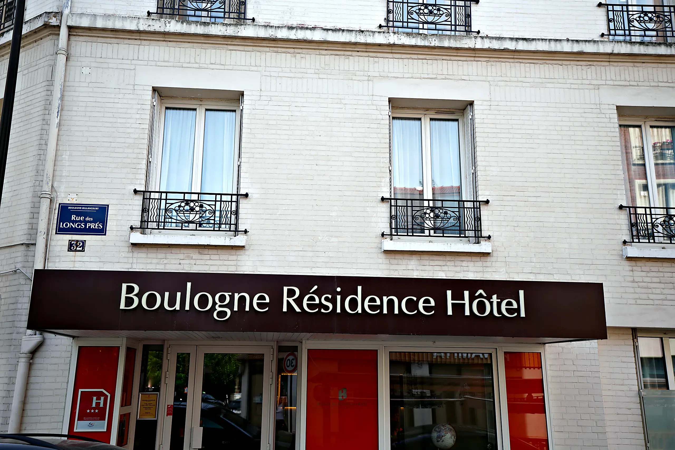 Le quartier — rue de Boulogne au matin